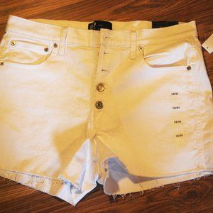 White 3 1/2 inch High Rise Gap short - NWT